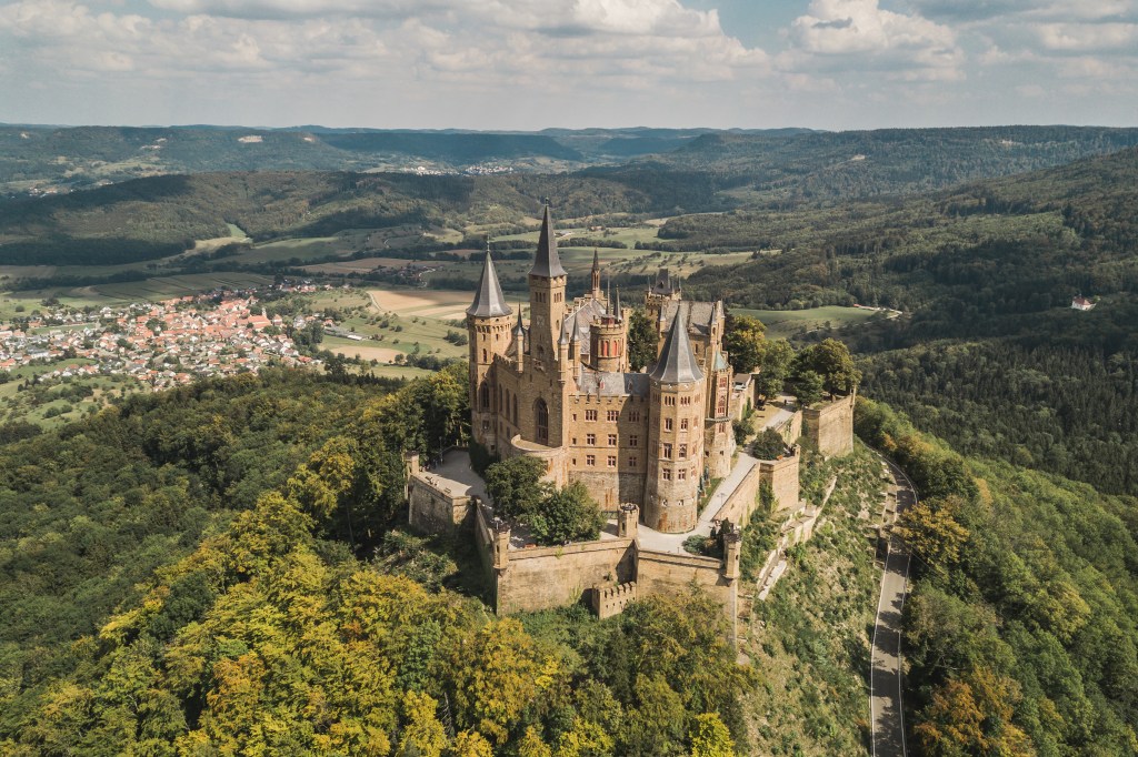 Burg Hohenzollern – Ein Märchentraum über den&nbsp;Wolken